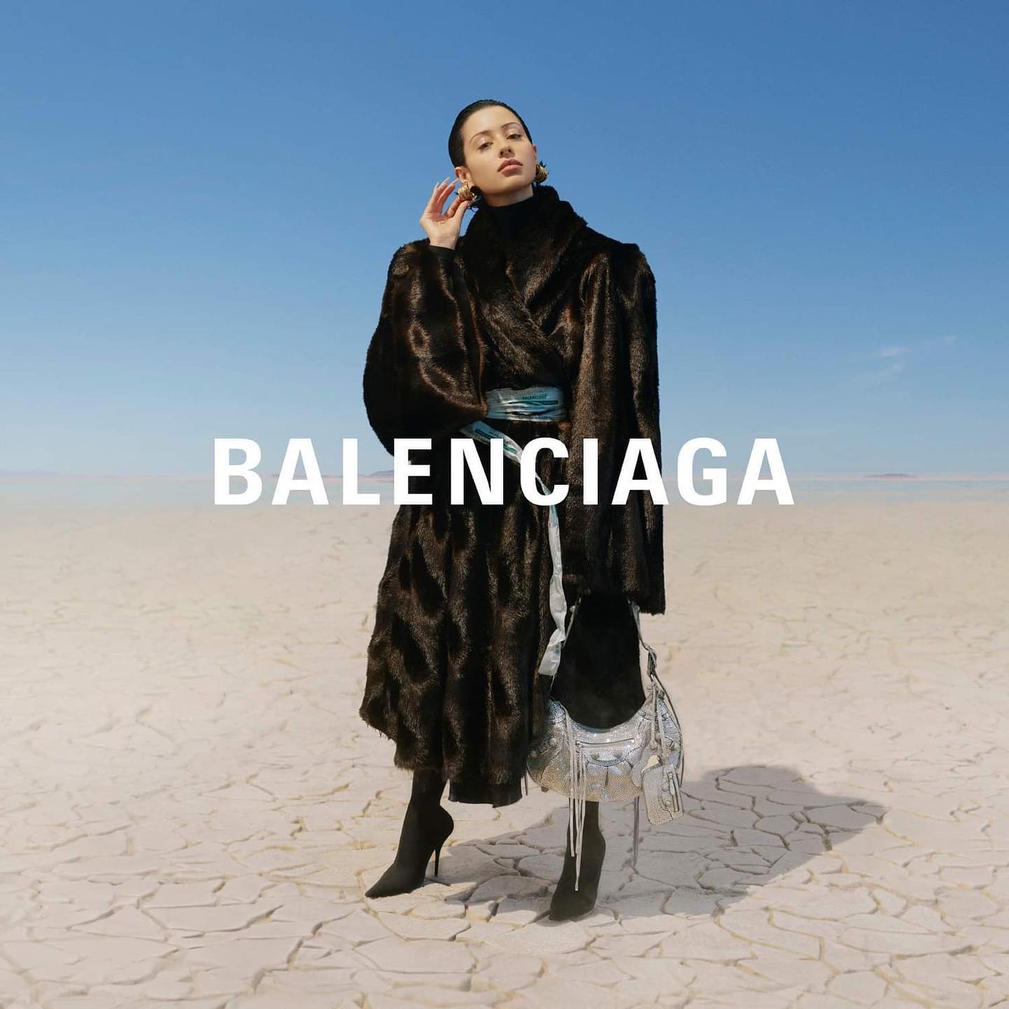 Balenciaga FOTO Facebook Kering