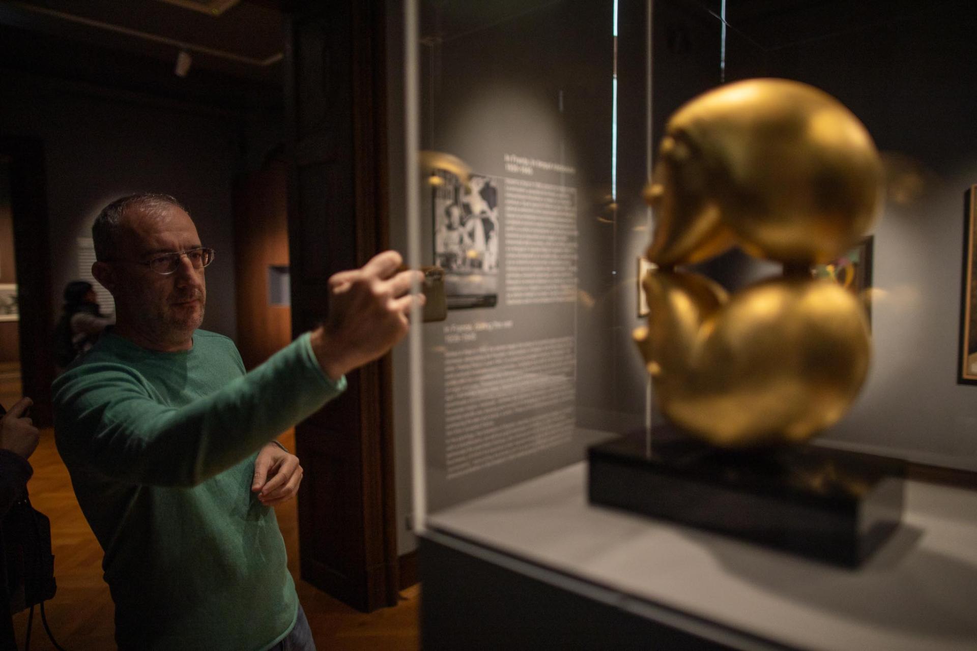 Expozitia Victor Brauner Inventii si magie tur ghidat 1