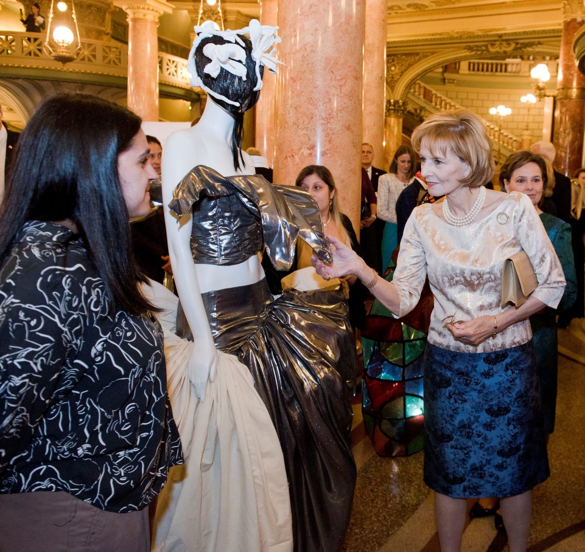 Majestatea Sa Margareta Expozitie bursieri la Concert Regal 2022