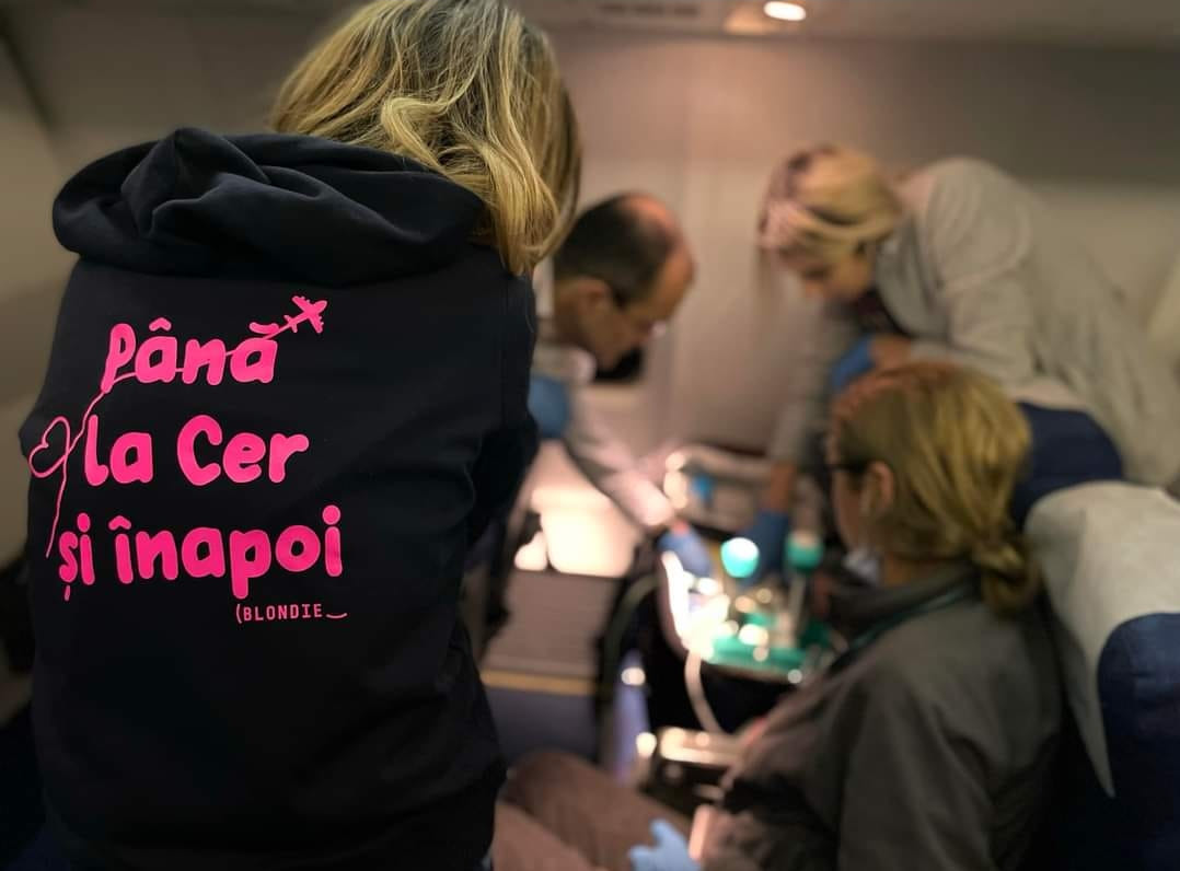 cover asocitatia blondie haute culture