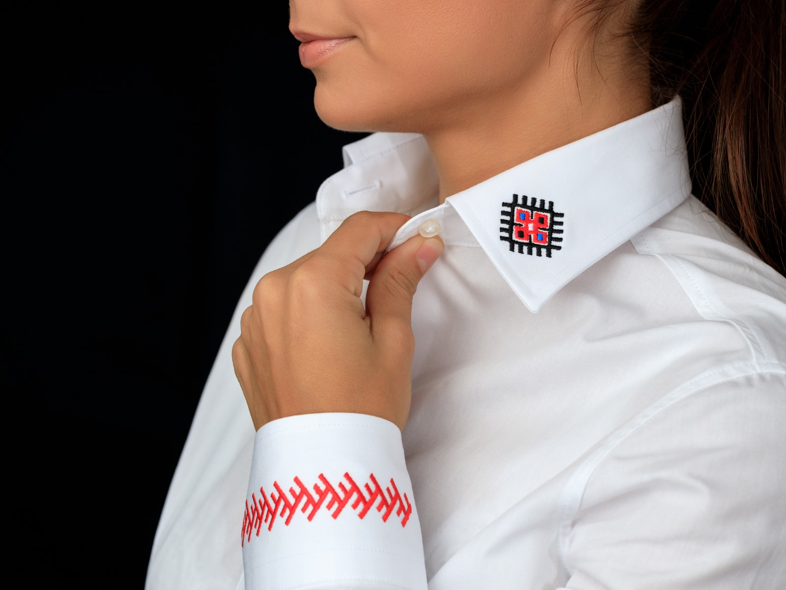 Alina Rachieru-Ilie, fondatoarea Pineberry, a reinventat cămașa albă, de birou