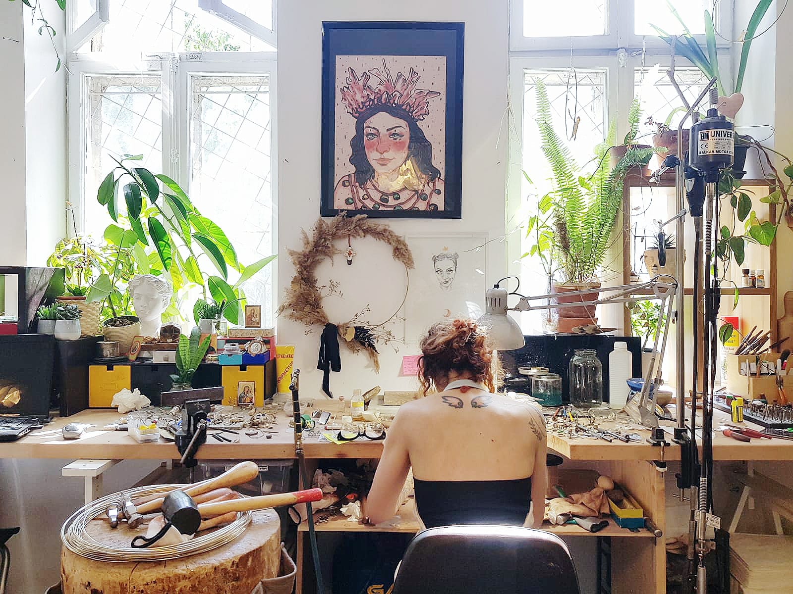 Mona Vulpoiu, bijutierul care spune povești prin piese-statement