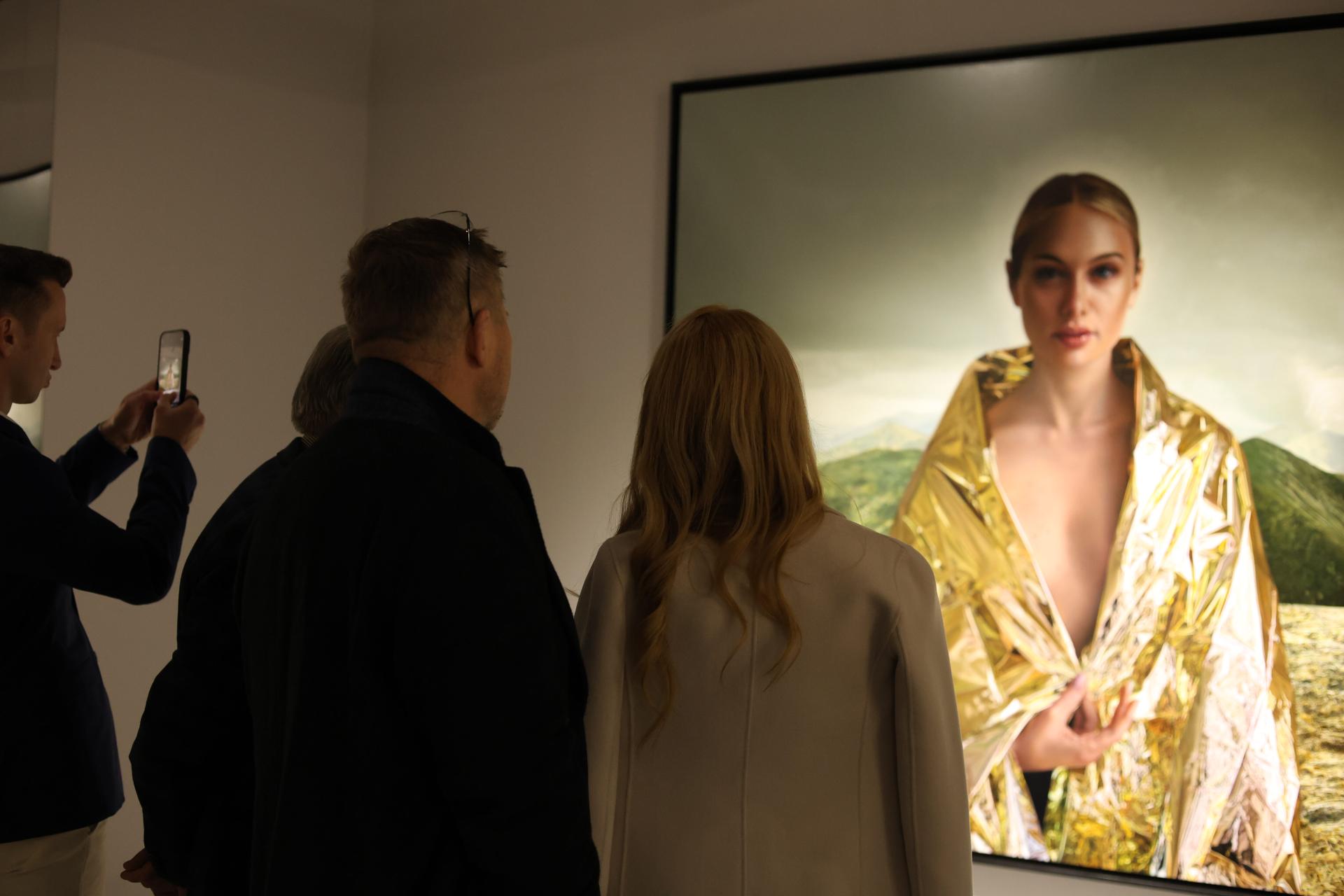 Vernisaj TRECI PESTE Sebastian Nasta 1