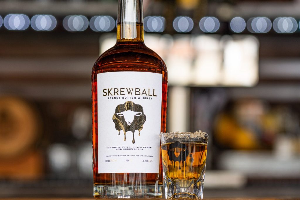 Main lansare Skrewball in Romania