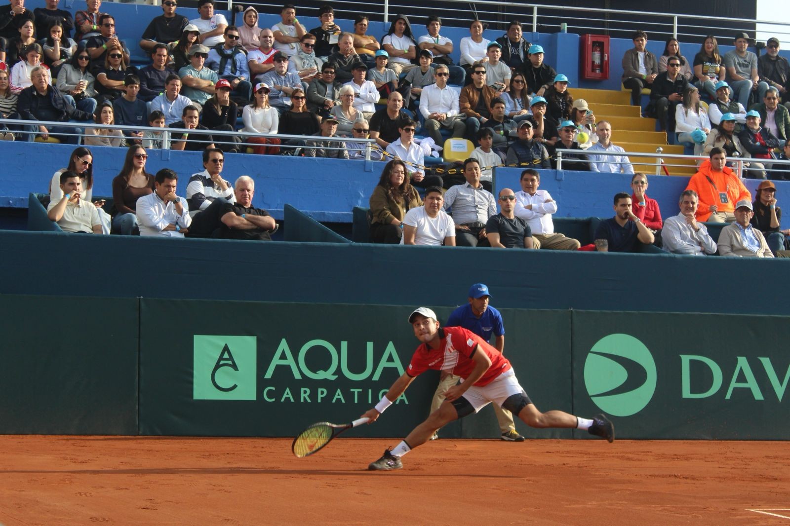 tenis cu AQUA Carpatica