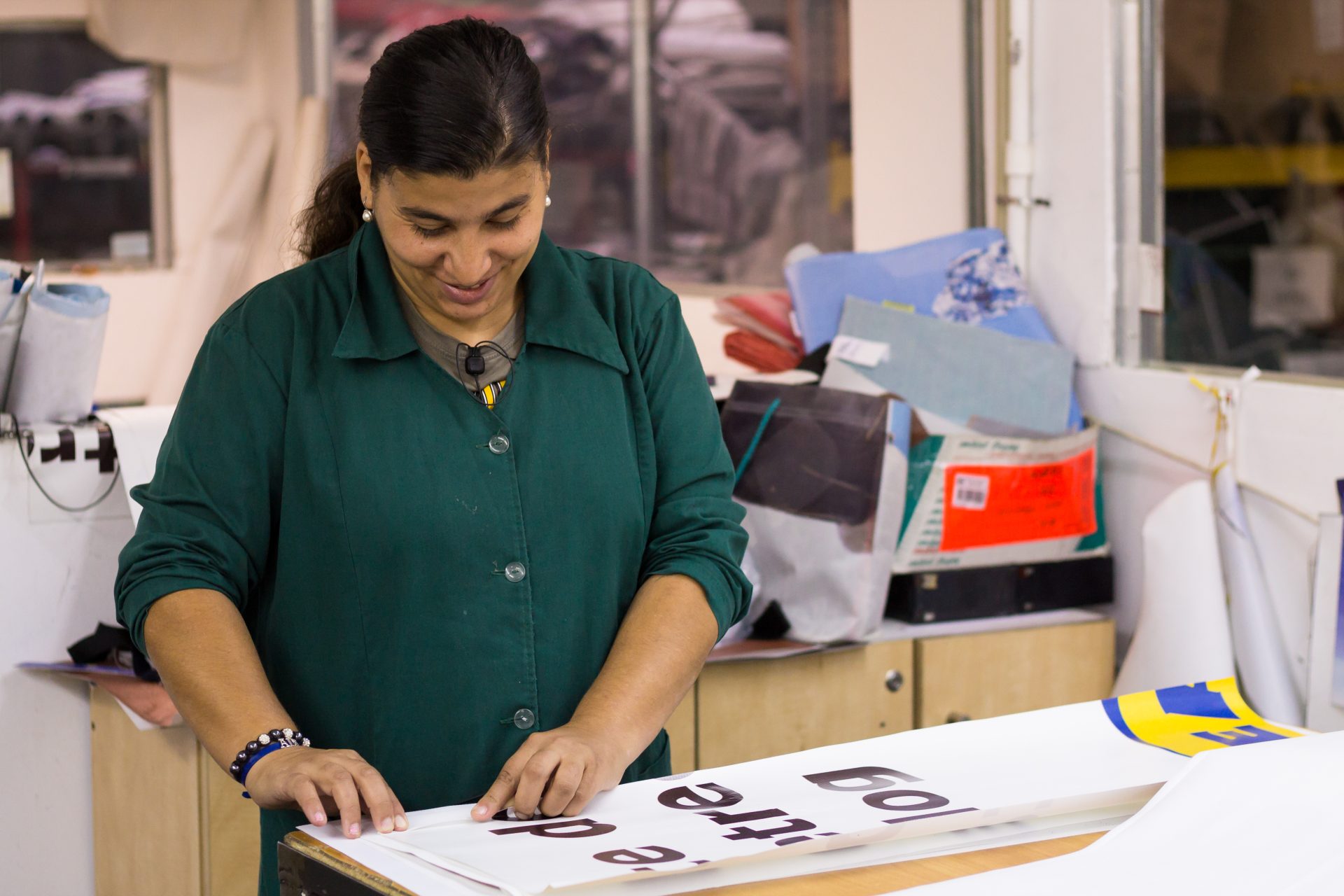 remesh, brandul care transformă bannerele în accesorii de calitate, oferind o nouă șansă persoanelor vulnerabile