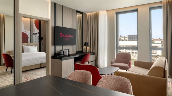 Schneider Electric si Terabit transforma cladirea Postei din Zalau intr un Hotel intelligent Ramada by Wyndham