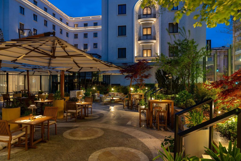 JORJ TERRACE BAR 11