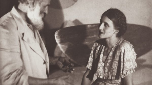 Brancusi si Marthe Lebherz in atelier cca. 1930 © Centre Pompidou MNAM CCI Dist. GrandPalaisRmn Georges Meguerditchian