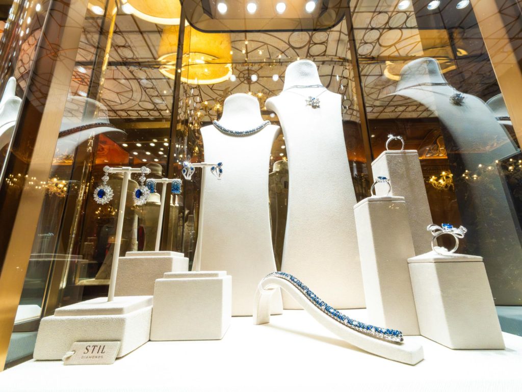 STIL Diamonds a celebrat 35 de ani de eleganță, măiestrie și povești care strălucesc 33 STIL Diamonds a celebrat 35 de ani 22