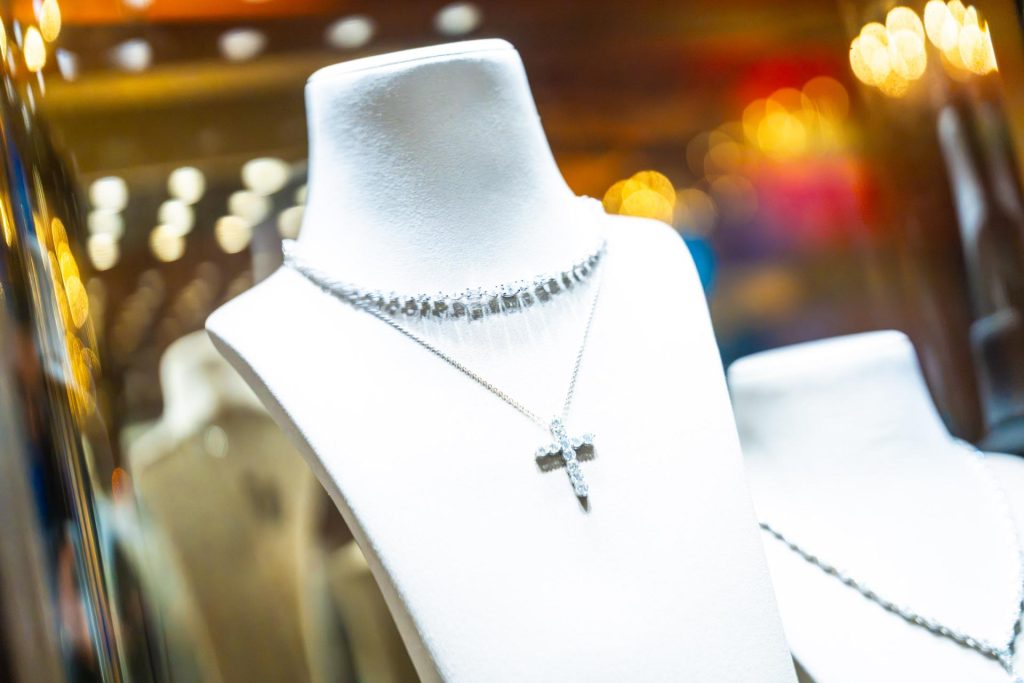 STIL Diamonds a celebrat 35 de ani de eleganță, măiestrie și povești care strălucesc 36 STIL Diamonds a celebrat 35 de ani 25