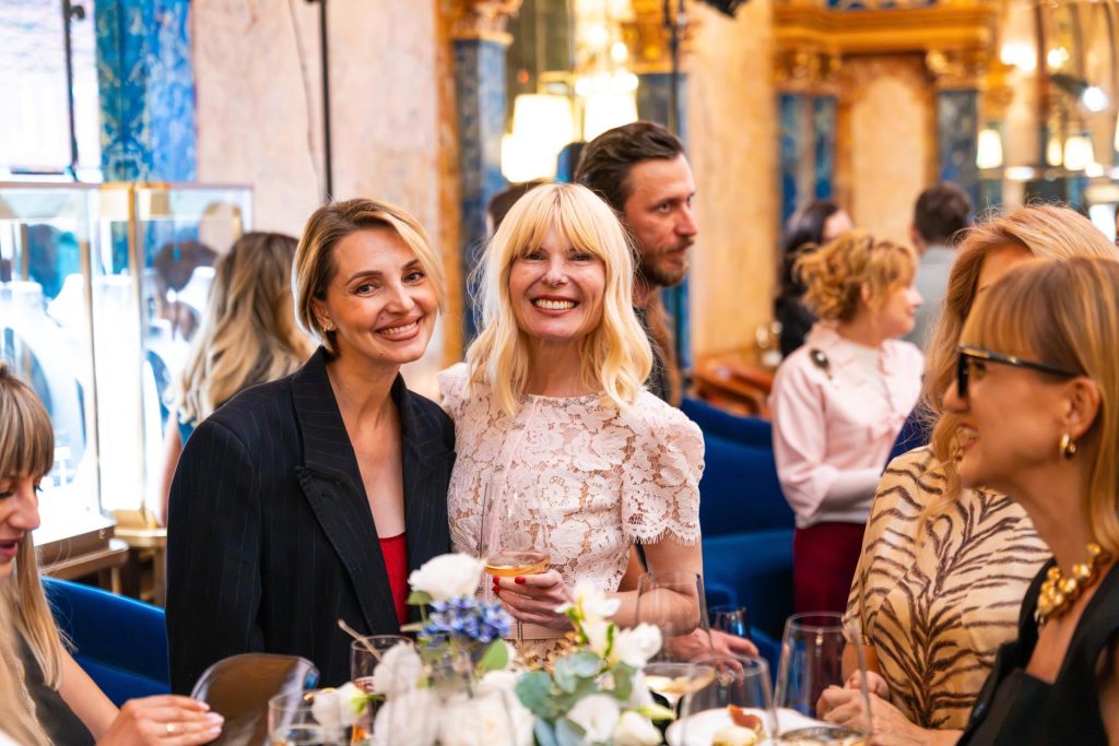STIL Diamonds a celebrat 35 de ani de eleganță, măiestrie și povești care strălucesc 39 STIL Diamonds a celebrat 35 de ani 28